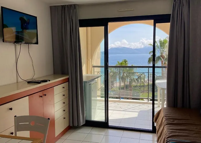 Cannes Front Beach Pools Apartment